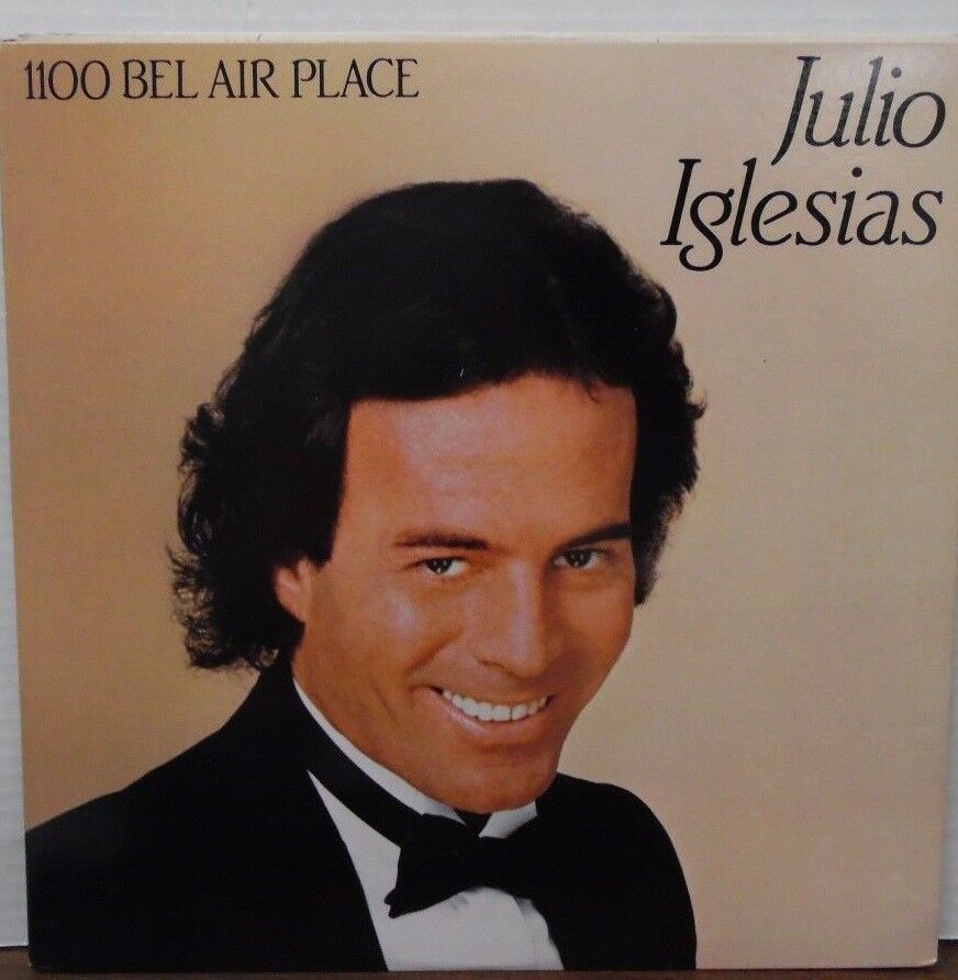 Julio Iglesias 100 Bel Air Place 33RPM AL-39157 Columbia mint minus 120416LLE