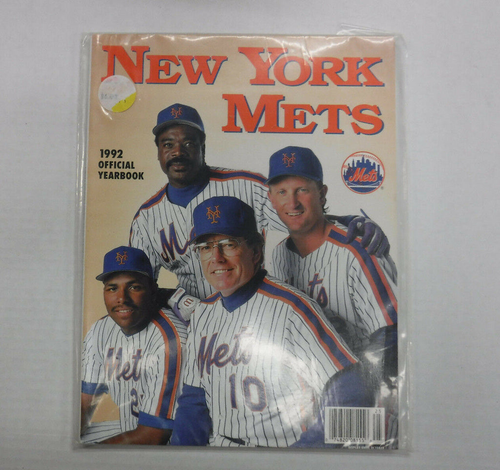 New Yorks Mets Official Yearbook 111516R
