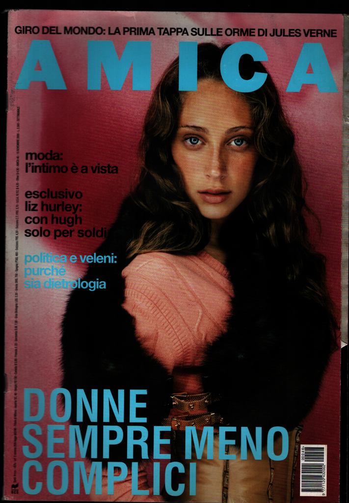 Amica Italian Fashion Magazine November 15 2000 Elizabeth Hurley 021121ame2