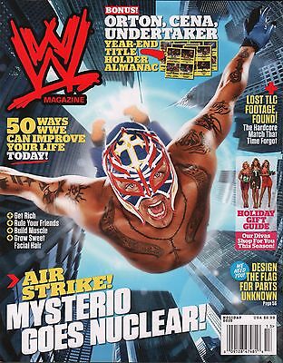 WWE Magazine Holiday 2010 Ray Mysterio w/Poster EX 121015DBE