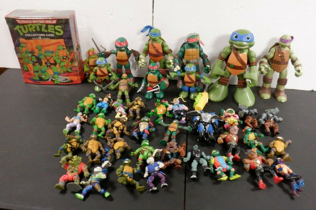 Teenage Mutant Ninja Turtles Figure lot of 40 Figures wCase Playmates 030320DBT2