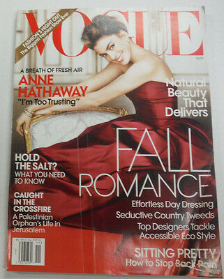Vogue Magazine Anne Hathaway & Fall Romance November 2010 NO ML 070315R