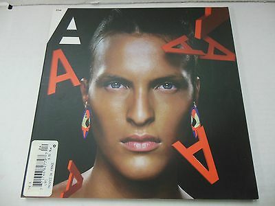 The A Le Magazine de l"Accessoire French European Magazine 2002/03 010620DBT8