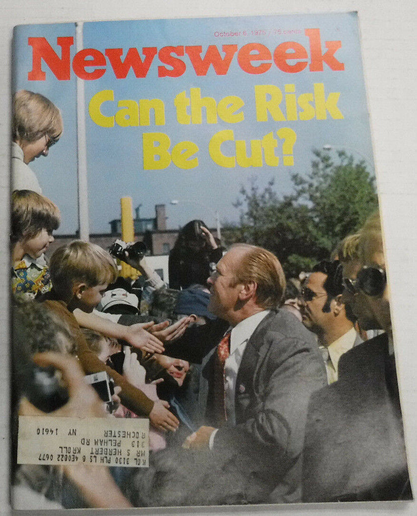 Newsweek Magazine Sara Jane Moore & Japan Grows Up October 6, 1975 100316R