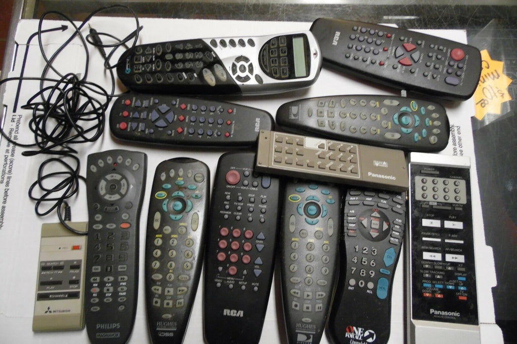 Mixed Remote Lot of 12, Panasonic, RCA, Universal, Mitsubishi 020317DBE3